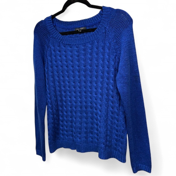 Elegant Blue Cable Knit Sweater - Picture 2 of 6